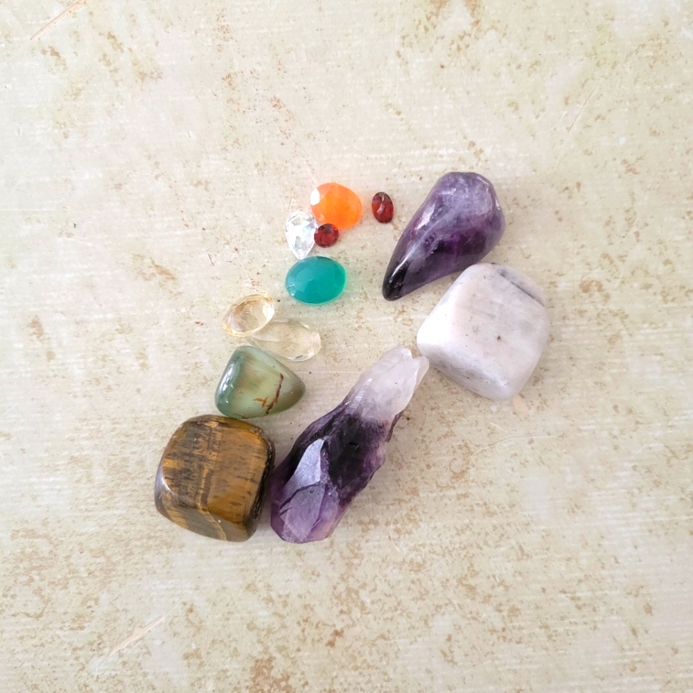 Assorted gems and stones
